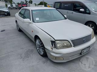 1999 Toyota Celsior Sedan Photo