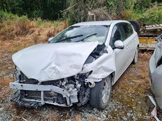 2013 Toyota Auris Hatch Photo