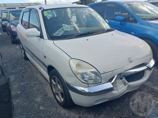 1999 Toyota Duet Hatch Photo