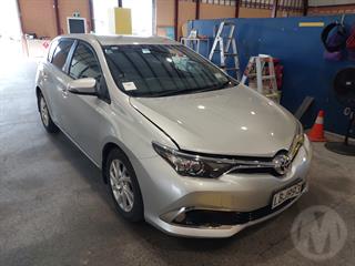 2017 Toyota Corolla GLX 1.8P/CVT 4D Hatch Photo