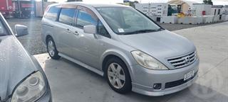 2005 Nissan Presage Station Wagon Photo