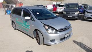2005 Toyota Wish Station Wagon Photo