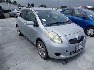 2005 Toyota Vitz Hatch Photo