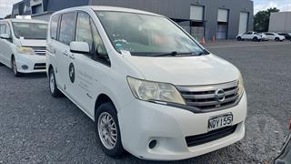 2012 Nissan Serena Station Wagon Photo