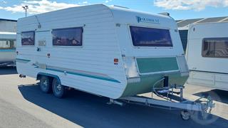 2005 Caravan Paramount Caravan Photo