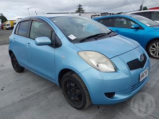 2005 Toyota Vitz 1.3L Hatch Photo