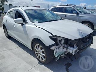 2015 Mazda Axela Hatch Photo