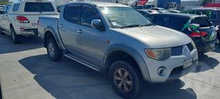 2010 Mitsubishi Triton Dual Cab Utility Photo