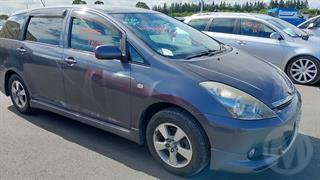 2004 Toyota Wish Station Wagon Photo