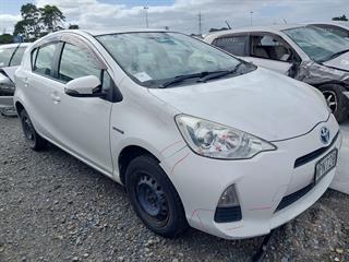 2013 Toyota Aqua Hybrid Synergy Driv Hatch Photo