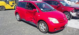 2004 Toyota IST Hatch Photo