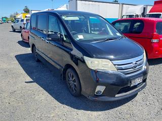 2011 Nissan Serena Station Wagon Photo