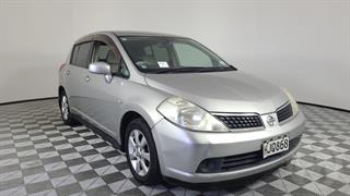 2005 Nissan Tiida 4D Hatch Photo