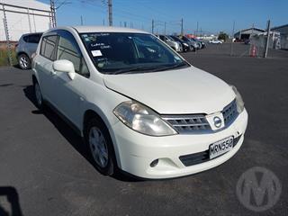 2010 Nissan Tiida Hatch Photo
