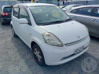 2005 Toyota Passo Hatch Photo