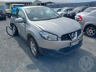 2013 Nissan Qashqai 2.0 ST AT Hatch Photo