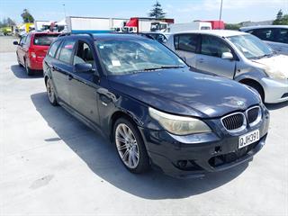 2005 BMW 525i Touring Photo