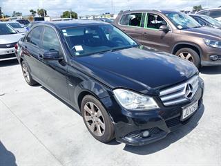 2011 Mercedes-Benz C200 Sedan Photo