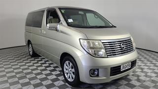 2005 Nissan Elgrand 4D Mini Bus Photo