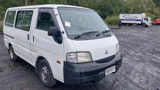 2010 Mitsubishi Delica Van Photo