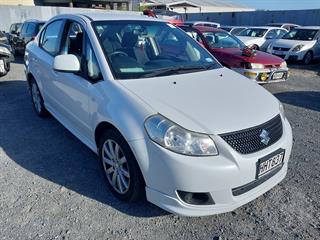 2014 Suzuki SX4 GLXSCB2 2.0 4DR Ltd Sedan Photo