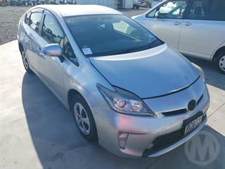 2013 Toyota Prius Hybrid Hatch Photo