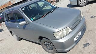 1999 Nissan Cube Station Wagon Photo