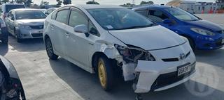 2014 Toyota Prius Hatch Photo