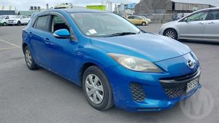 2013 Mazda Axela Hatch Photo
