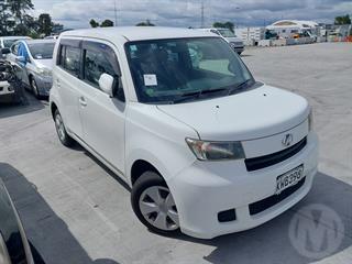 2014 Toyota BB Station Wagon Photo