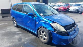 2004 Honda Stream Station Wagon Photo