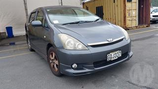 2005 Toyota Wish Station Wagon Photo