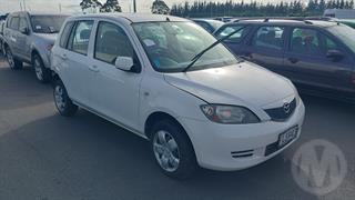 2005 Mazda Demio Station Wagon Photo