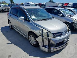 2005 Nissan Tiida Hatch Photo