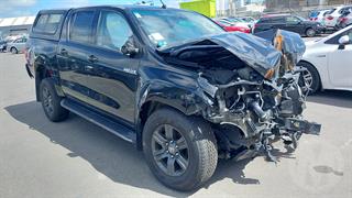 2025 Toyota Hilux SR5 TD DC 2.8DMHT Dual Cab Utility Photo