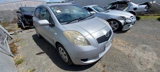 2005 Toyota Vitz Hatch Photo