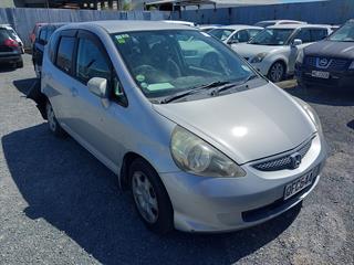 2004 Honda fit Hatch Photo