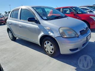 2004 Toyota Vitz 1.0L Hatch Photo