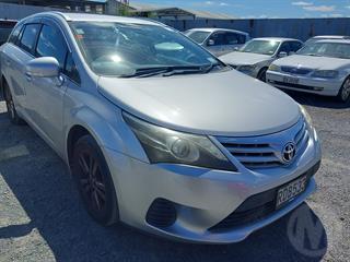 2012 Toyota Avensis Station Wagon Photo