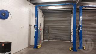Forward Lift 2 Post Clear Floor Car Hoist. 4500kg Workshop Equipment Photo