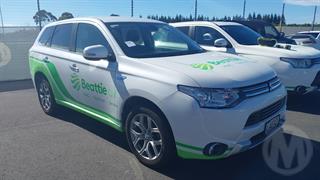 2015 Mitsubishi Outlander Phev Station Wagon Photo