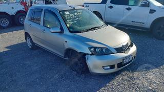 2004 Mazda Demio Hatch Photo