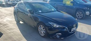 2015 Mazda Axela Hatch Photo