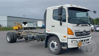 2013 Hino 500 FG8JPKB-QGN Cab Chassis gas Bottle Tr GCM 24,000kg Photo