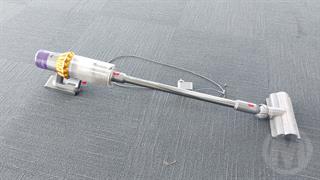 Dyson V15 Stick Vacuum Cleaners - Other Photo