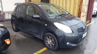 2005 Toyota Vitz Hatch Photo