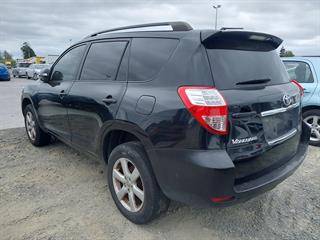 2010 Toyota Vanguard Station Wagon Photo