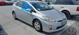 2011 Toyota Prius Hatch Photo