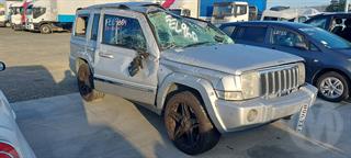 2009 Jeep Commander 5.7L V8 Station Wagon Photo