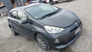 2014 Toyota Aqua Hybrid Hatch Photo